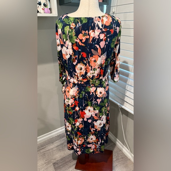 Kiyonna‎ Women's Plus Size Floral Sweetheart Knit Wrap Dress - Picture 4 of 5